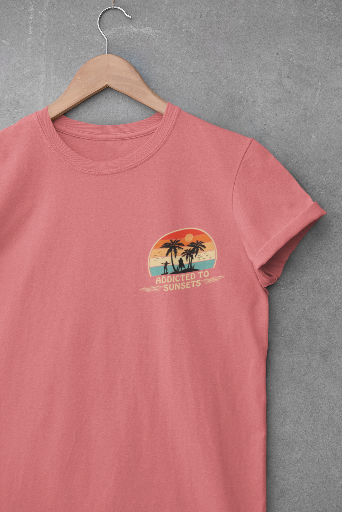 Fun Retro Design Addicted to Sunset  Unisex Tee Shirt